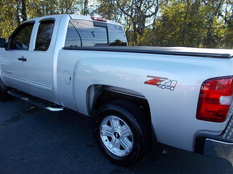 Used 2011 Chevrolet Silverado 1500 LT w/ All-Star Edition AWD/4WD image 5