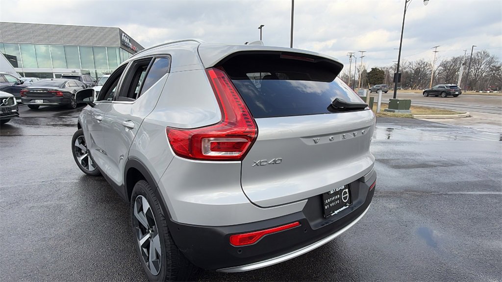 Certified 2025 Volvo XC40 B5 Plus image 4