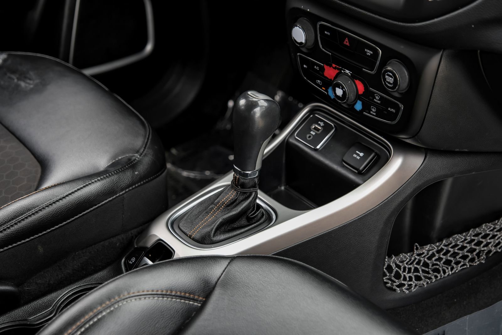 Used 2017 Jeep Compass Latitude w/ Popular Equipment Group FWD image 20