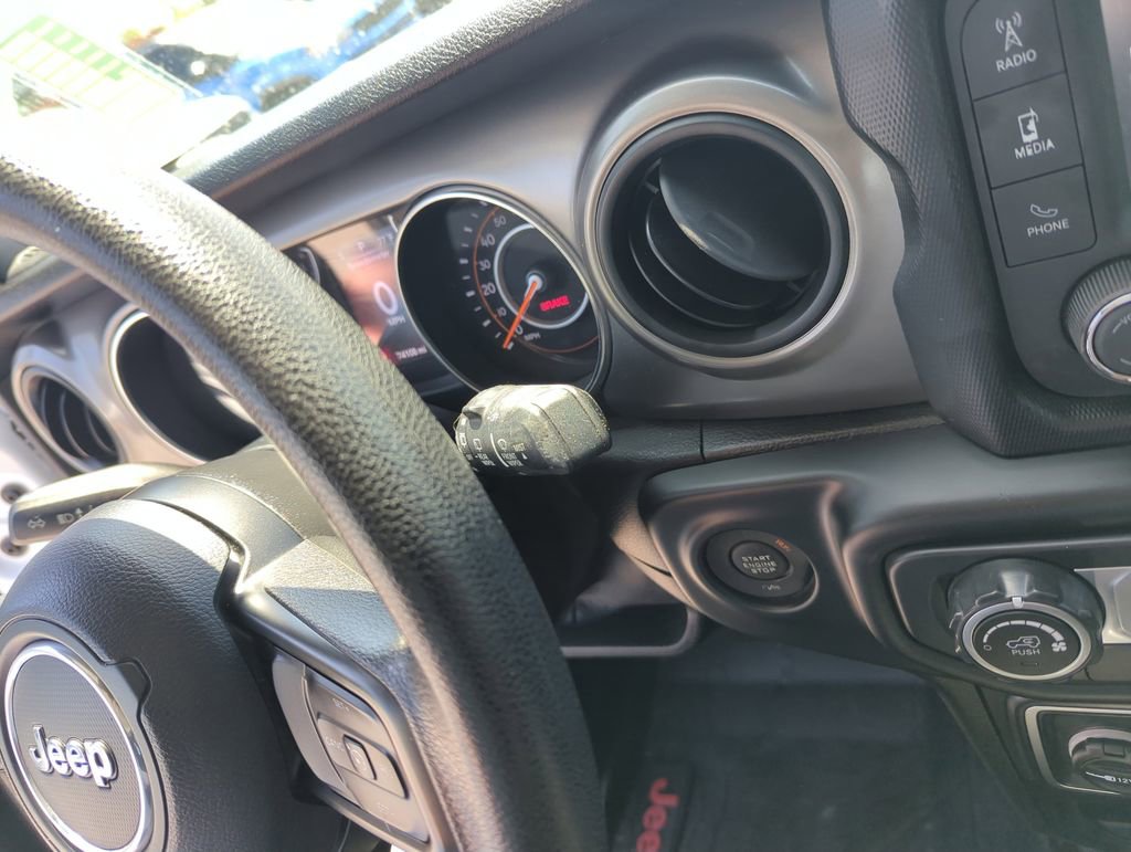 Used 2019 Jeep Wrangler Unlimited Sport image 23