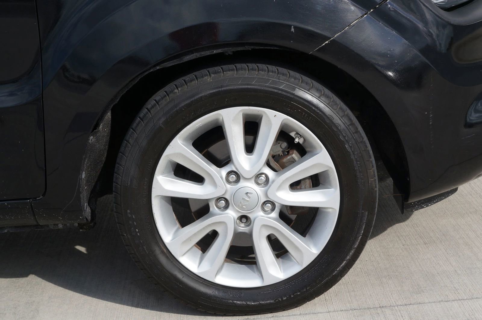 Used 2012 Kia Soul + FWD image 19