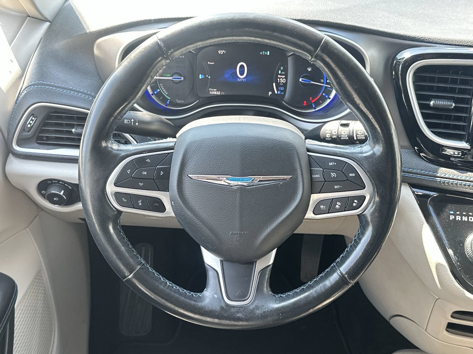 Used 2021 Chrysler Pacifica Touring-L FWD image 19