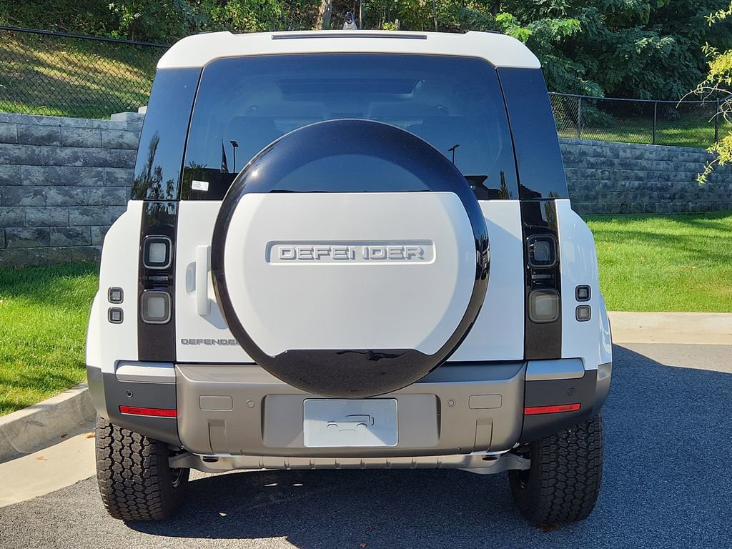 Used 2026 Land Rover Defender 110 S AWD/4WD image 7