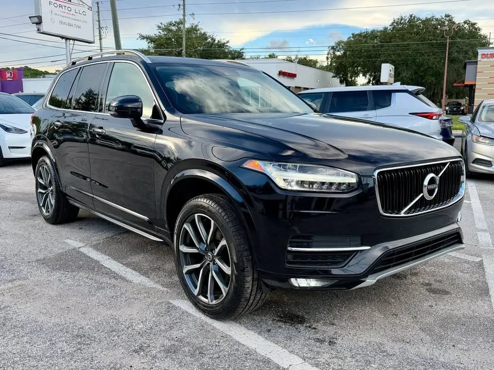 Used 2019 Volvo XC90 T5 Momentum w/ Multimedia Package FWD image 2