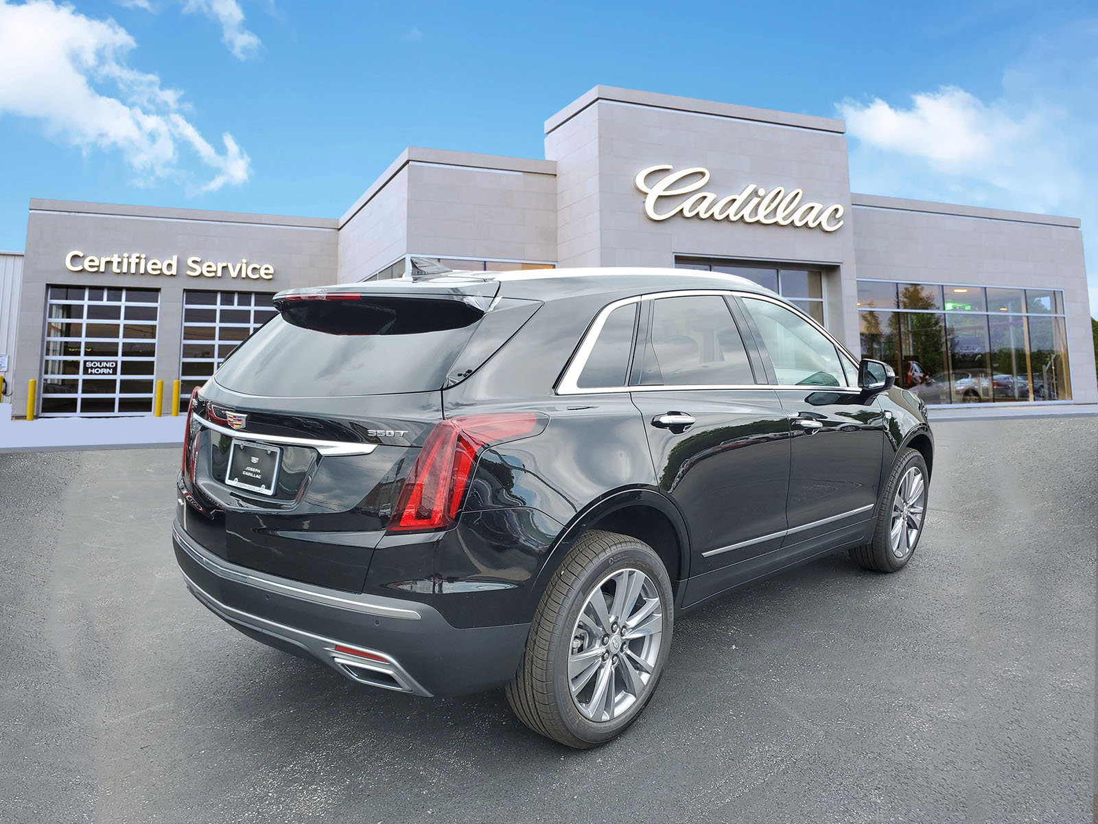 New 2025 Cadillac XT5 Premium Luxury w/ LPO, Floor Liner Package image 3