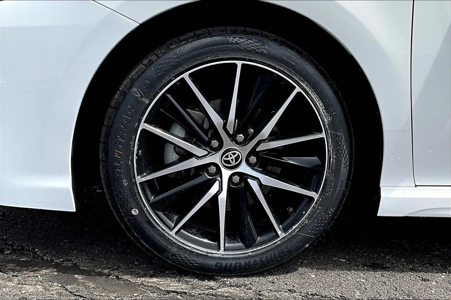 Used 2023 Toyota Camry SE image 8