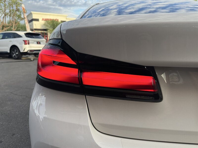 Used 2023 BMW 530i w/ Convenience Package RWD image 12