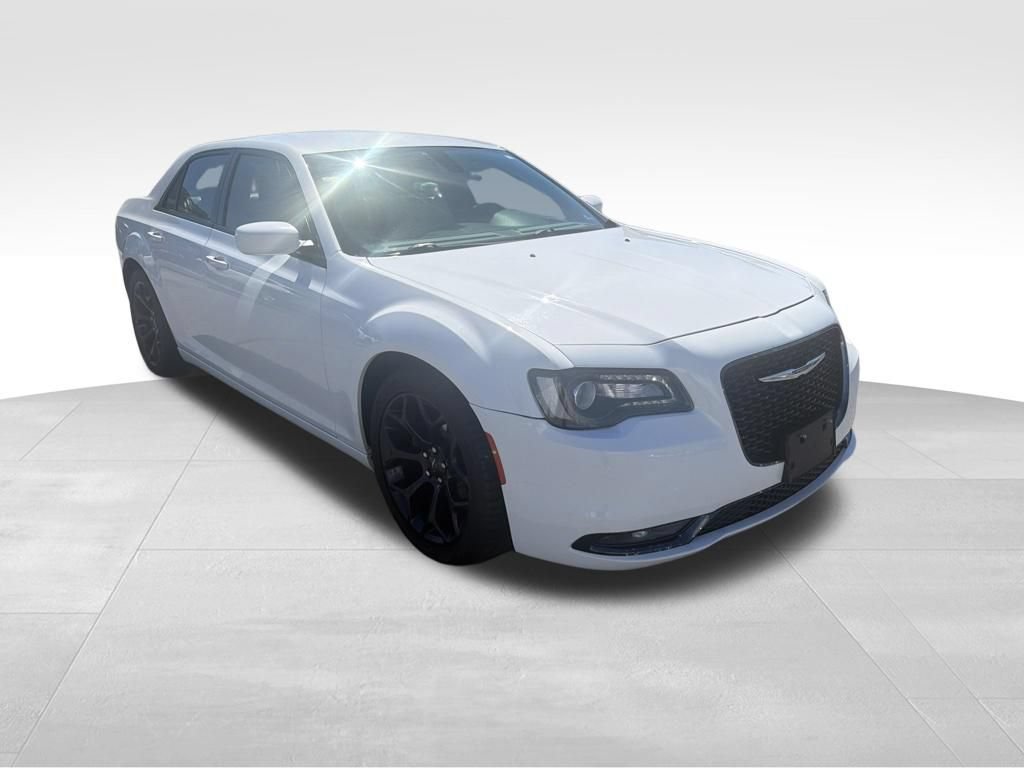 Used 2019 Chrysler 300 S RWD image 3