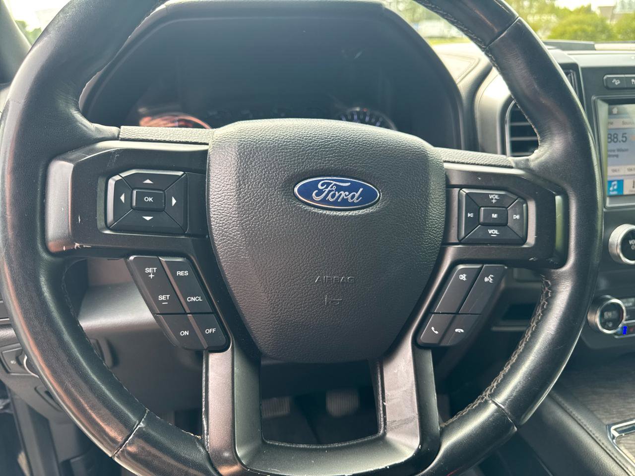 Used 2019 Ford Expedition Limited image 18