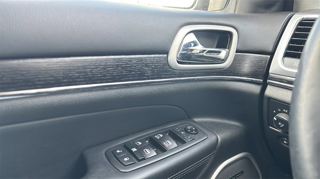 Used 2020 Jeep Grand Cherokee Summit image 17