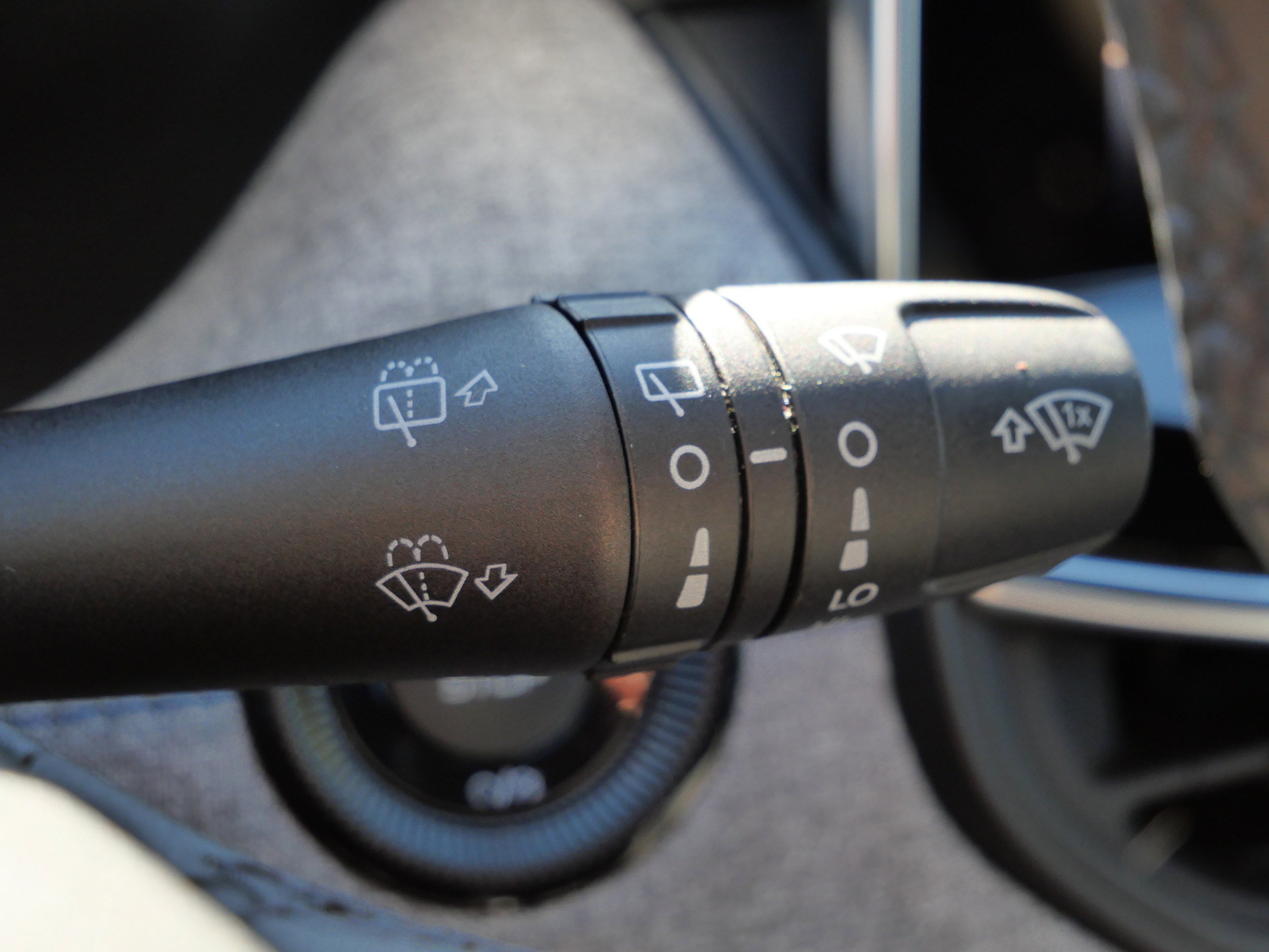 Used 2024 Jeep Compass Latitude image 33