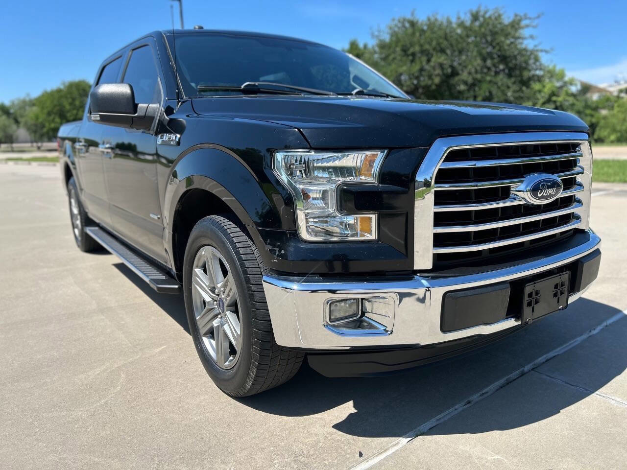 Used 2016 Ford F150 XLT w/ Equipment Group 302A Luxury RWD image 4