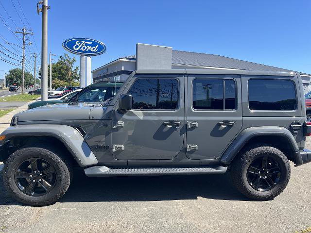 Used 2023 Jeep Wrangler Unlimited Sahara AWD/4WD image 2