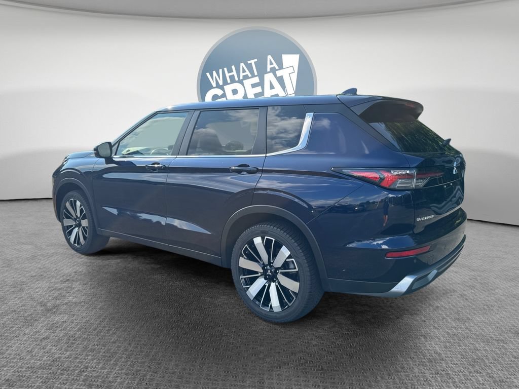 Used 2025 Mitsubishi Outlander AWD image 6