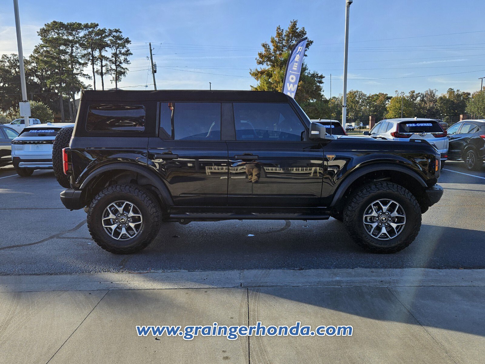 Used 2024 Ford Bronco Badlands image 6
