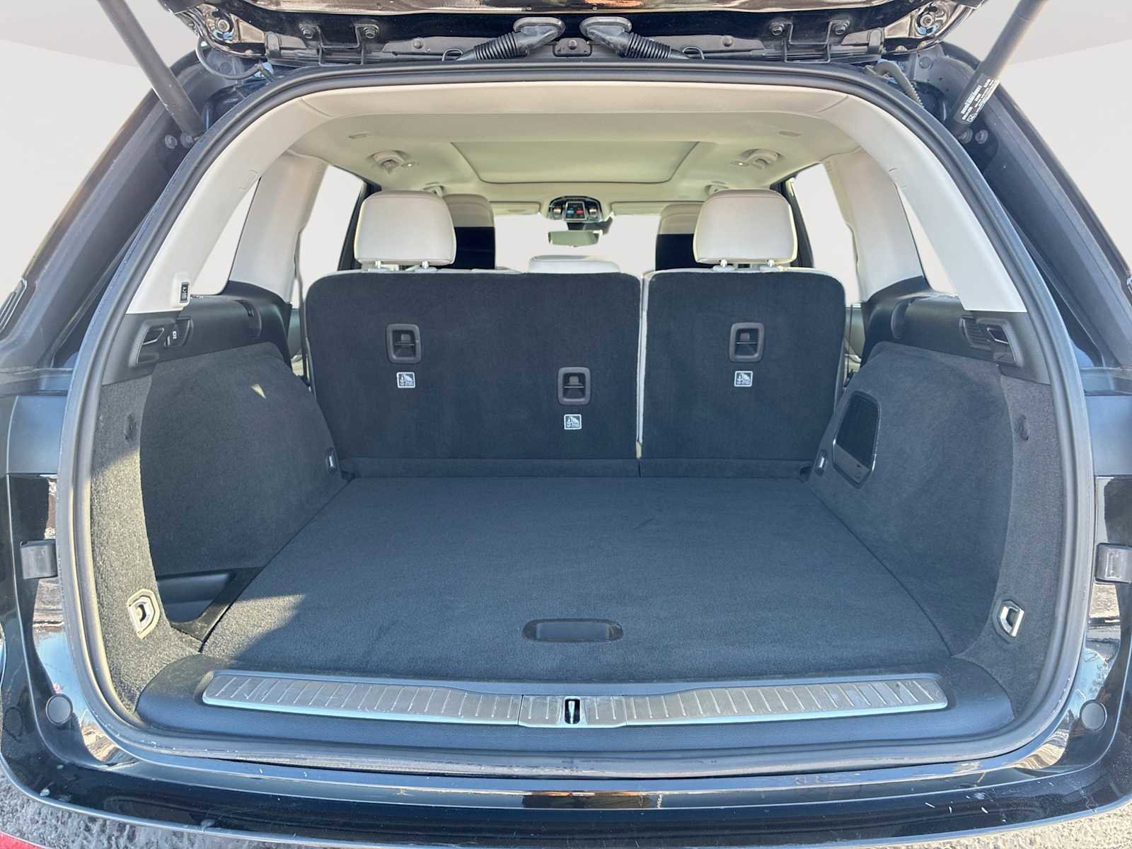 Used 2023 Jeep Grand Cherokee Overland w/ Advanced Protech Group III image 27