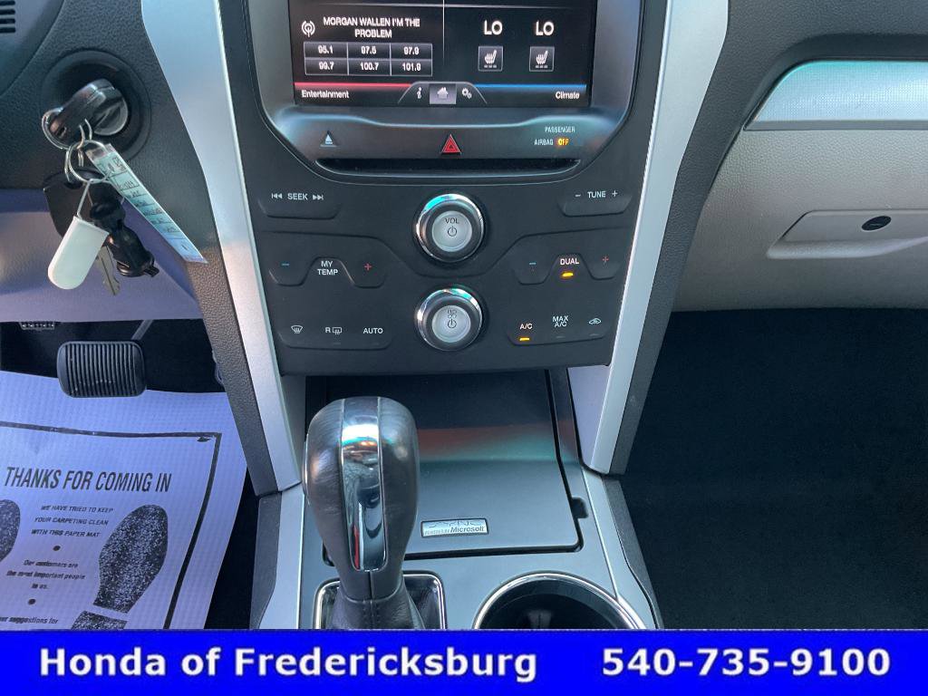 Used 2015 Ford Explorer XLT w/ Equipment Group 202A FWD image 35