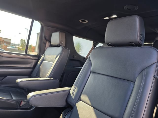 Used 2024 Chevrolet Suburban LT RWD image 20