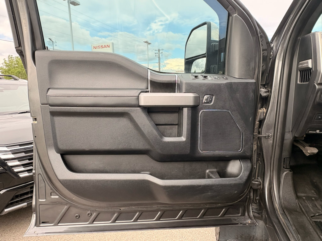 Used 2018 Ford F250 Platinum w/ Platinum Ultimate Package AWD/4WD image 17