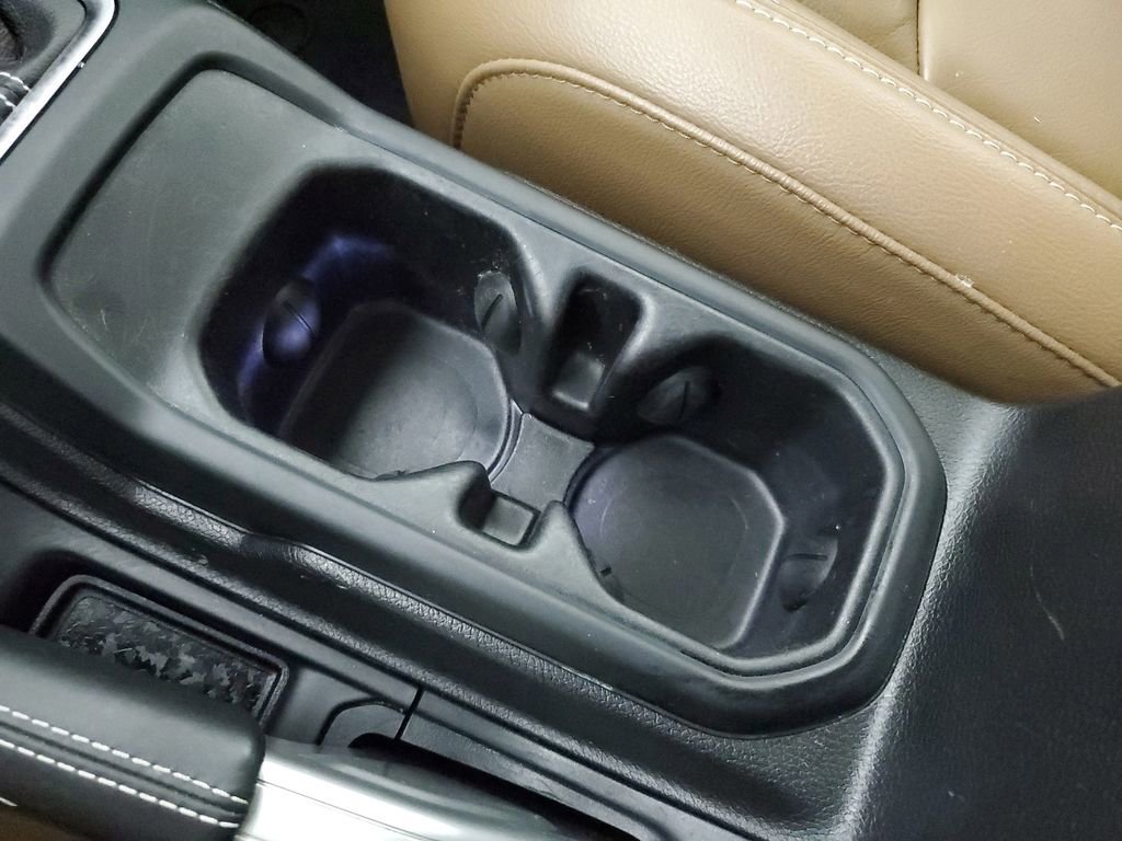 Used 2020 Jeep Wrangler Unlimited Sahara image 28