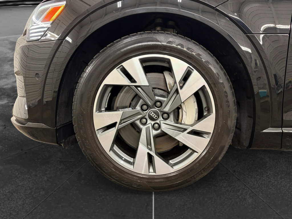 Used 2021 Audi e-tron Premium w/ Convenience Plus Package AWD/4WD image 31