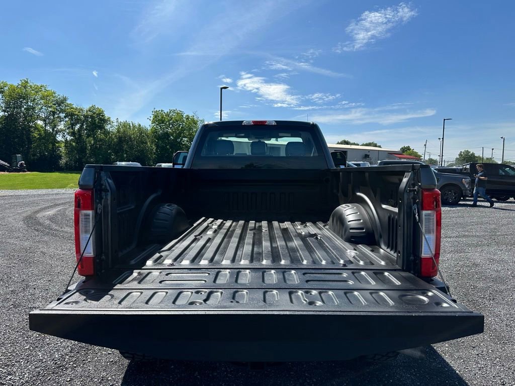 Used 2017 Ford F250 XL w/ Power Equipment Group AWD/4WD image 17