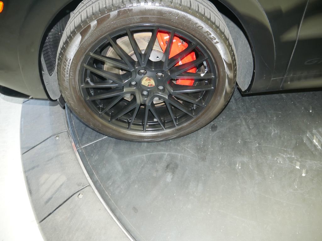 Certified 2023 Porsche Cayenne GTS AWD/4WD image 15