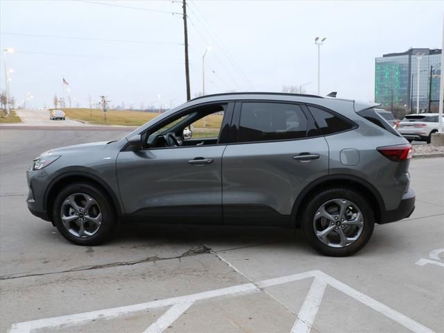 Used 2025 Ford Escape ST-Line w/ Tech Pack #1 image 3