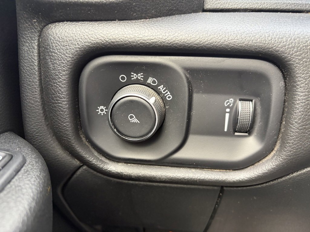 Used 2023 RAM 2500 Tradesman w/ Chrome Appearance Group image 12