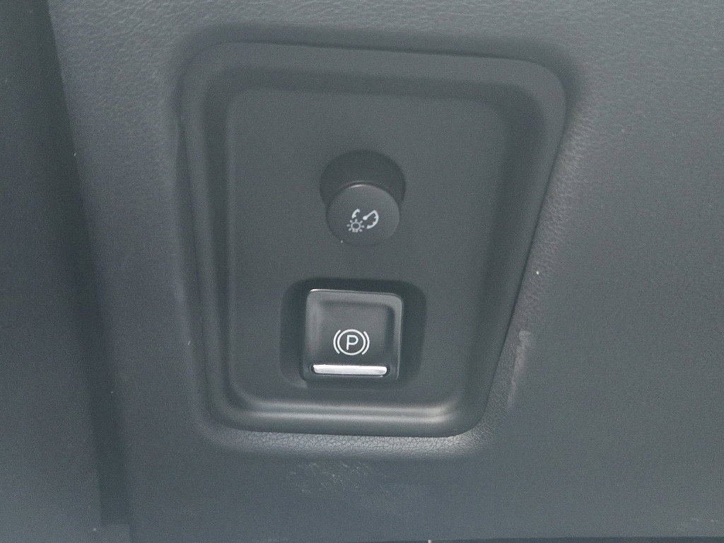 Used 2024 Chevrolet Corvette Stingray Coupe w/ Z51 Performance Package image 23