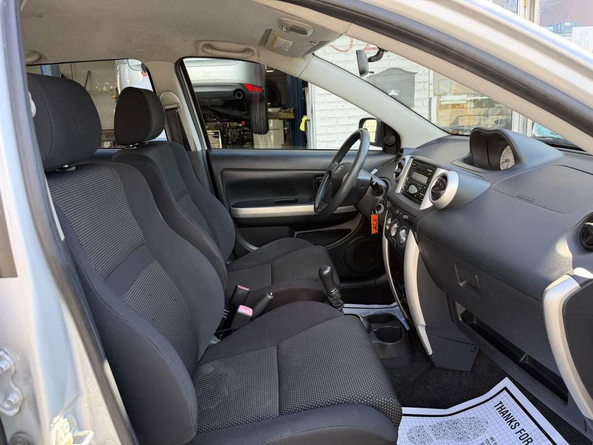 Used 2004 Scion xA FWD image 10