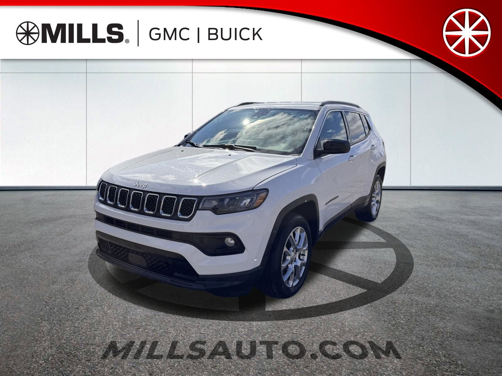 Used 2024 Jeep Compass Latitude image 1