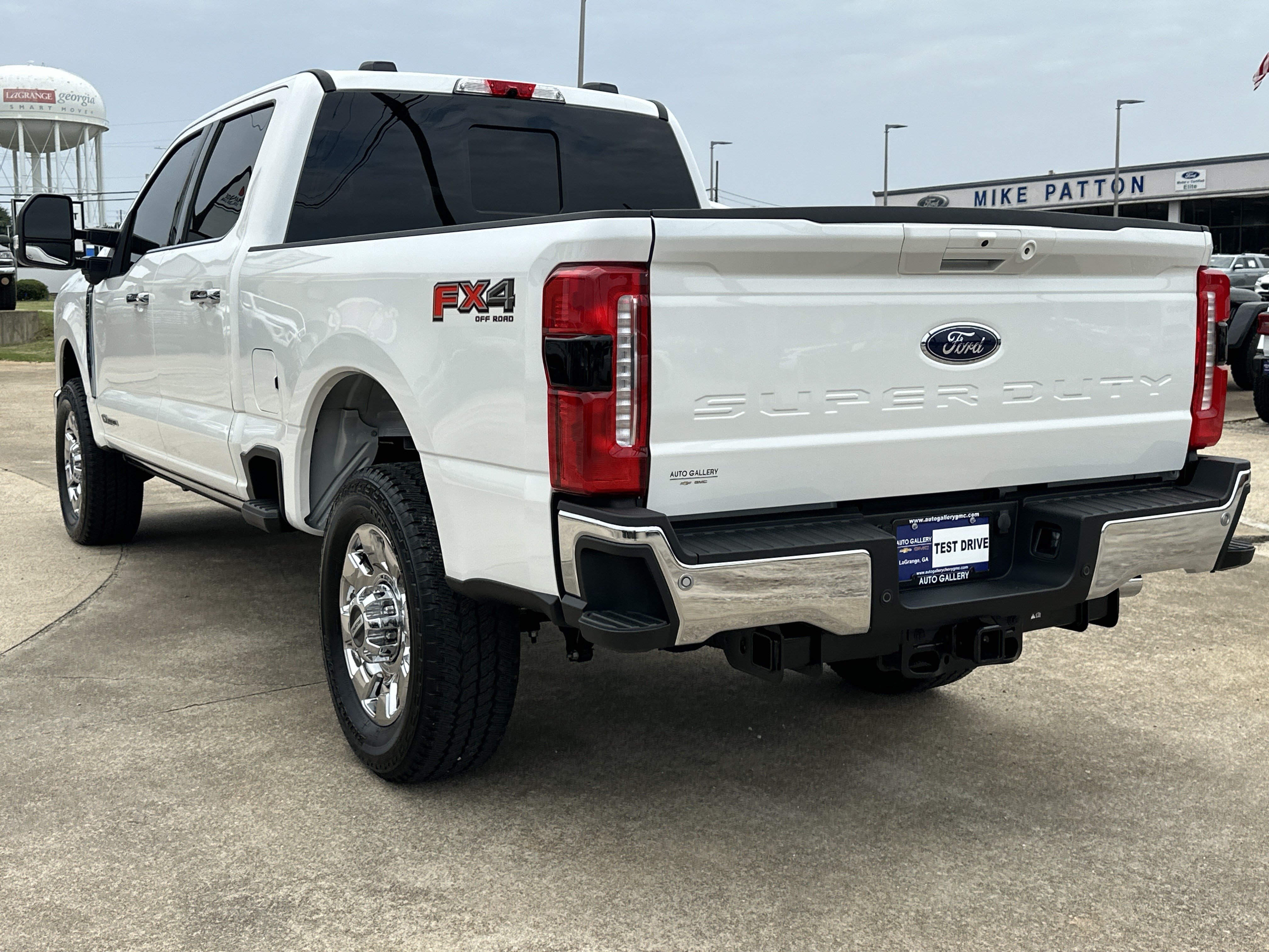 Used 2025 Ford F350 Lariat w/ Lariat Ultimate Package AWD/4WD image 14