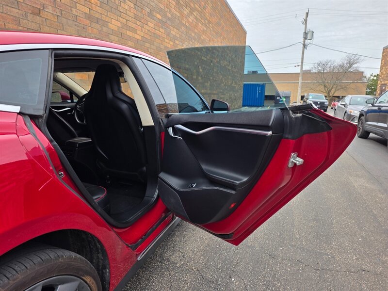 Used 2014 Tesla Model S P85 image 24