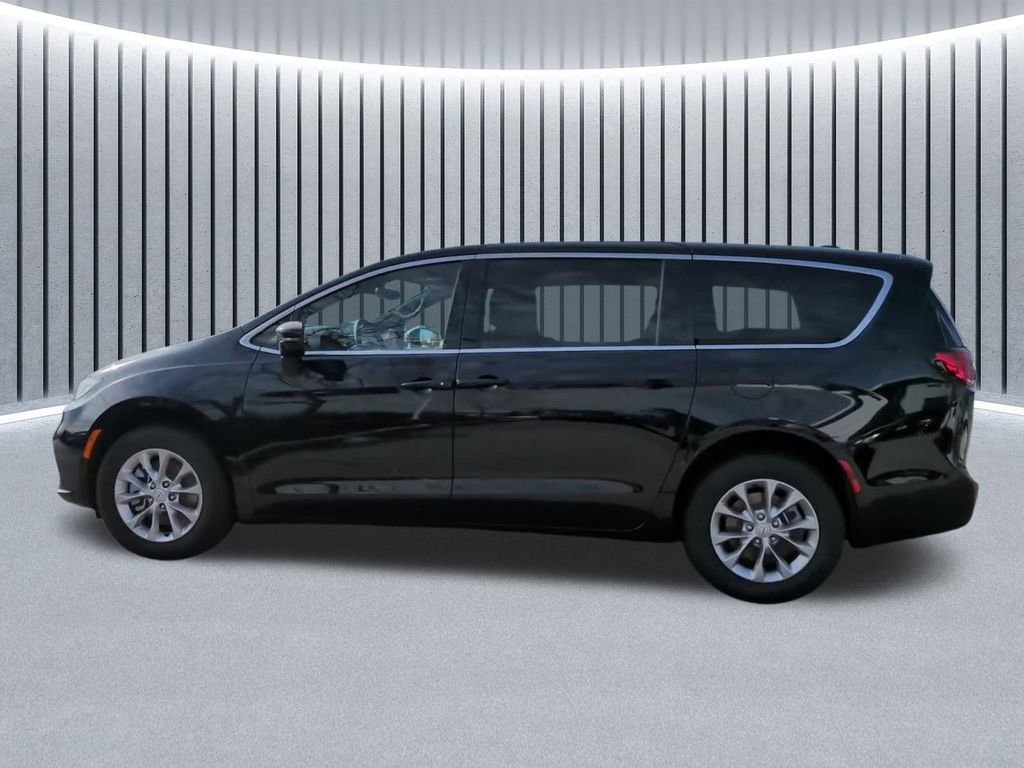 New 2026 Chrysler Pacifica Limited w/ Uconnect Theater Family Group image 13