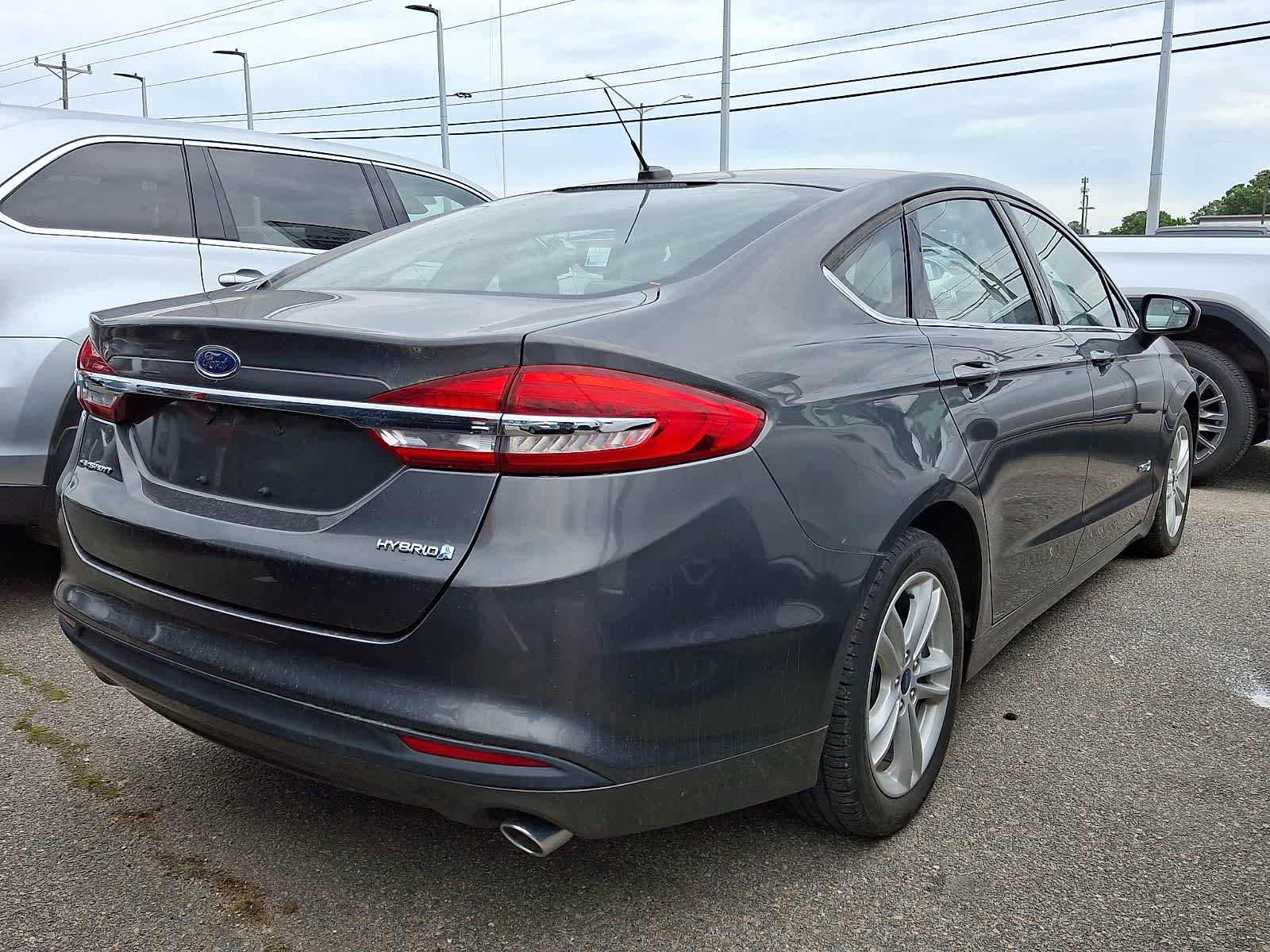 Used 2018 Ford Fusion S FWD image 3