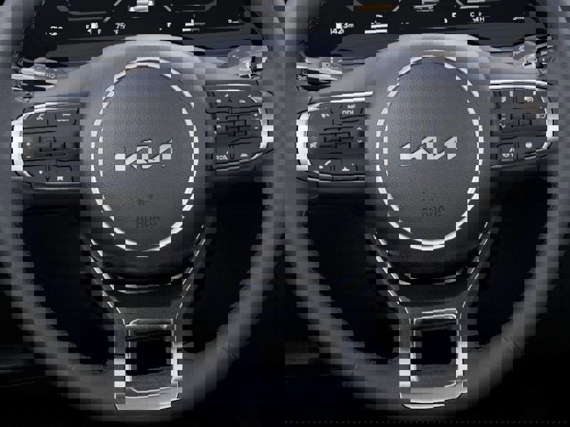 New 2025 Kia K5 EX image 22
