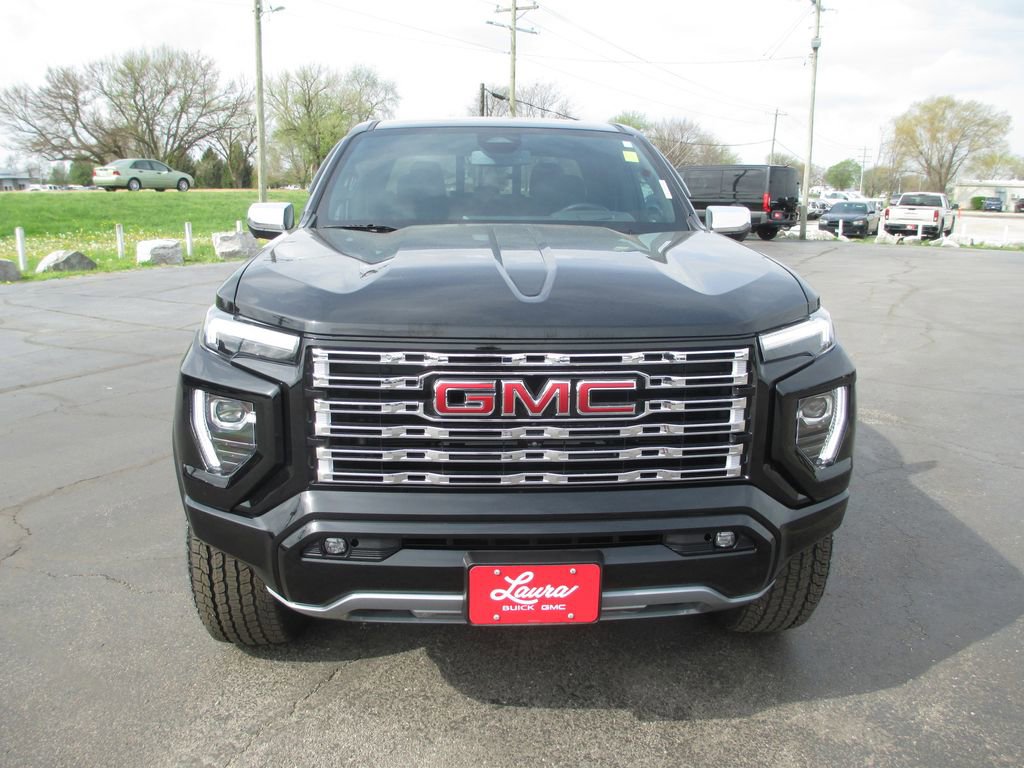Used 2023 GMC Canyon Denali image 13