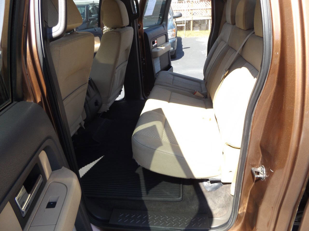 Used 2012 Ford F150 XLT w/ XTR Pkg image 16