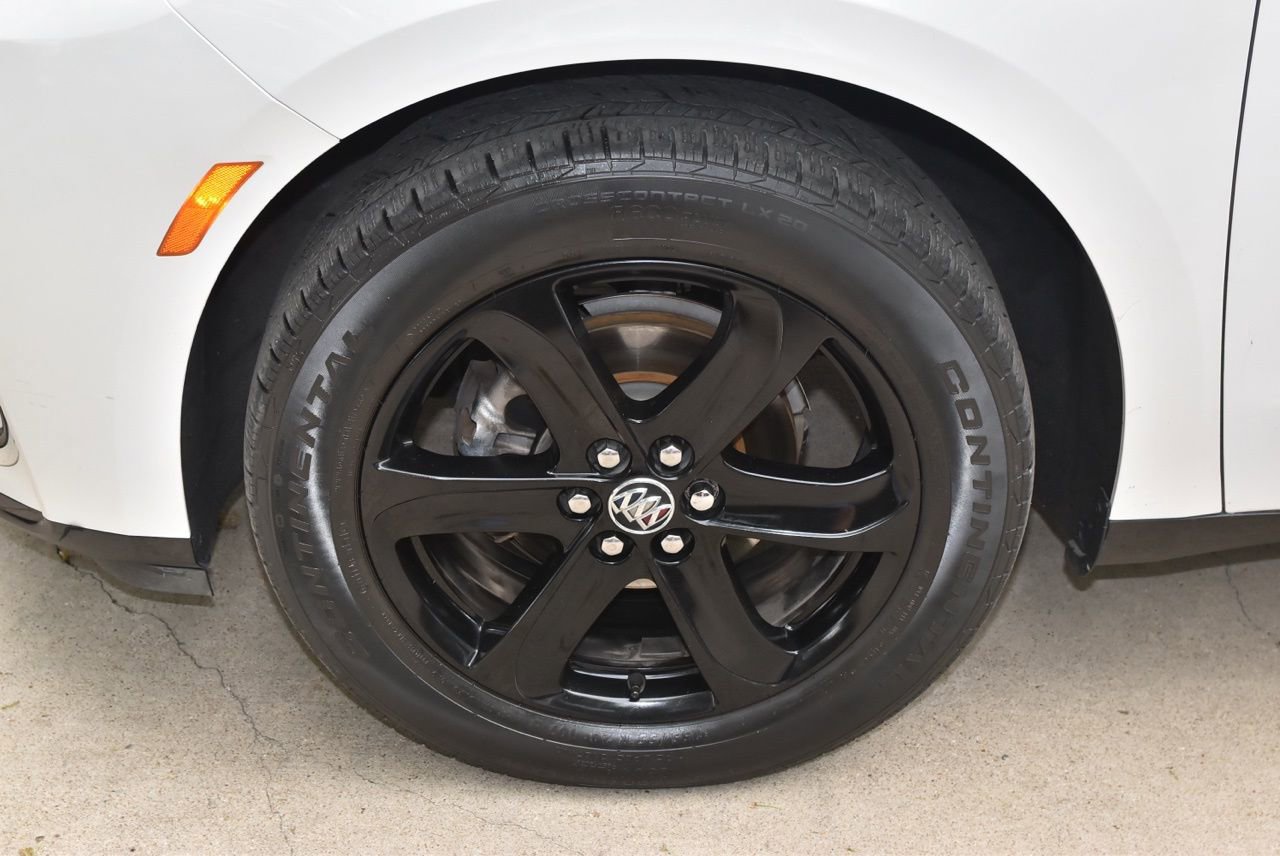 Used 2023 Buick Enclave Essence w/ Experience Buick Package image 39