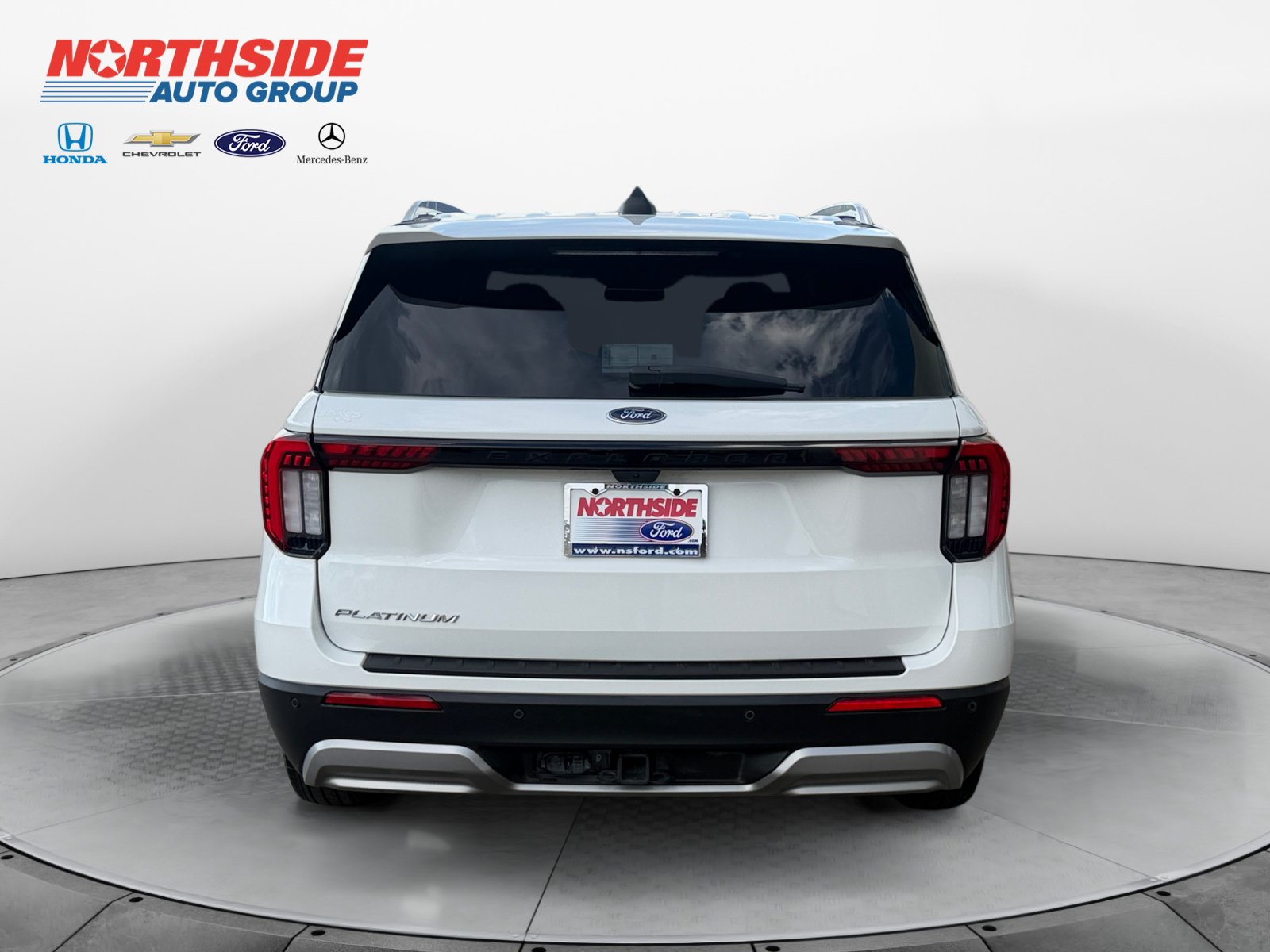 Used 2025 Ford Explorer Platinum RWD image 6