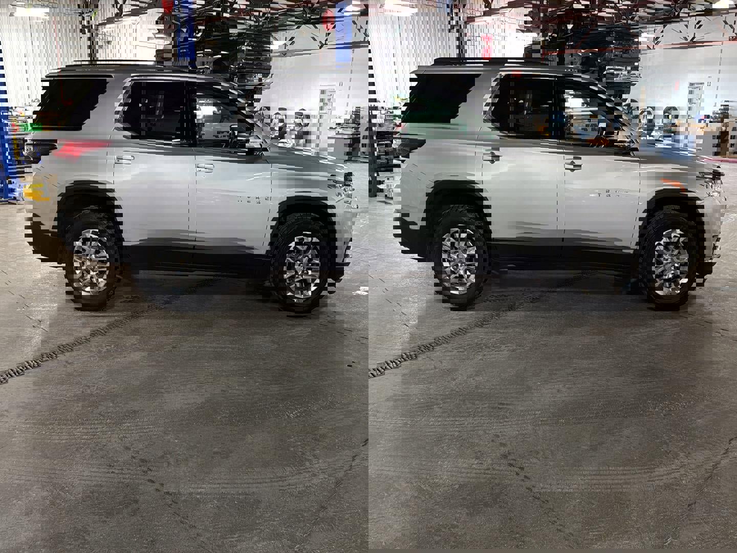 Used 2020 Chevrolet Traverse LT w/ LPO, Cargo Package image 5