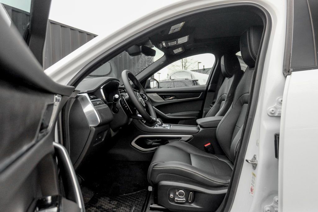 New 2026 Jaguar F-PACE R-Dynamic S image 10