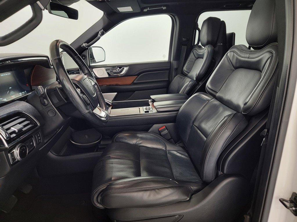Used 2018 Lincoln Navigator Reserve w/ Technology Package AWD/4WD image 14