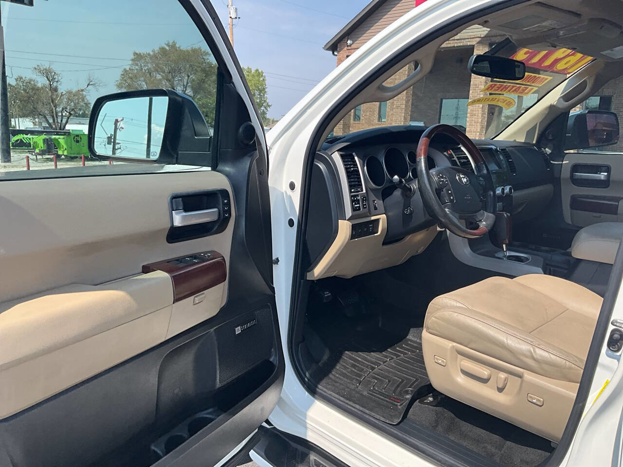 Used 2013 Toyota Sequoia Platinum image 32