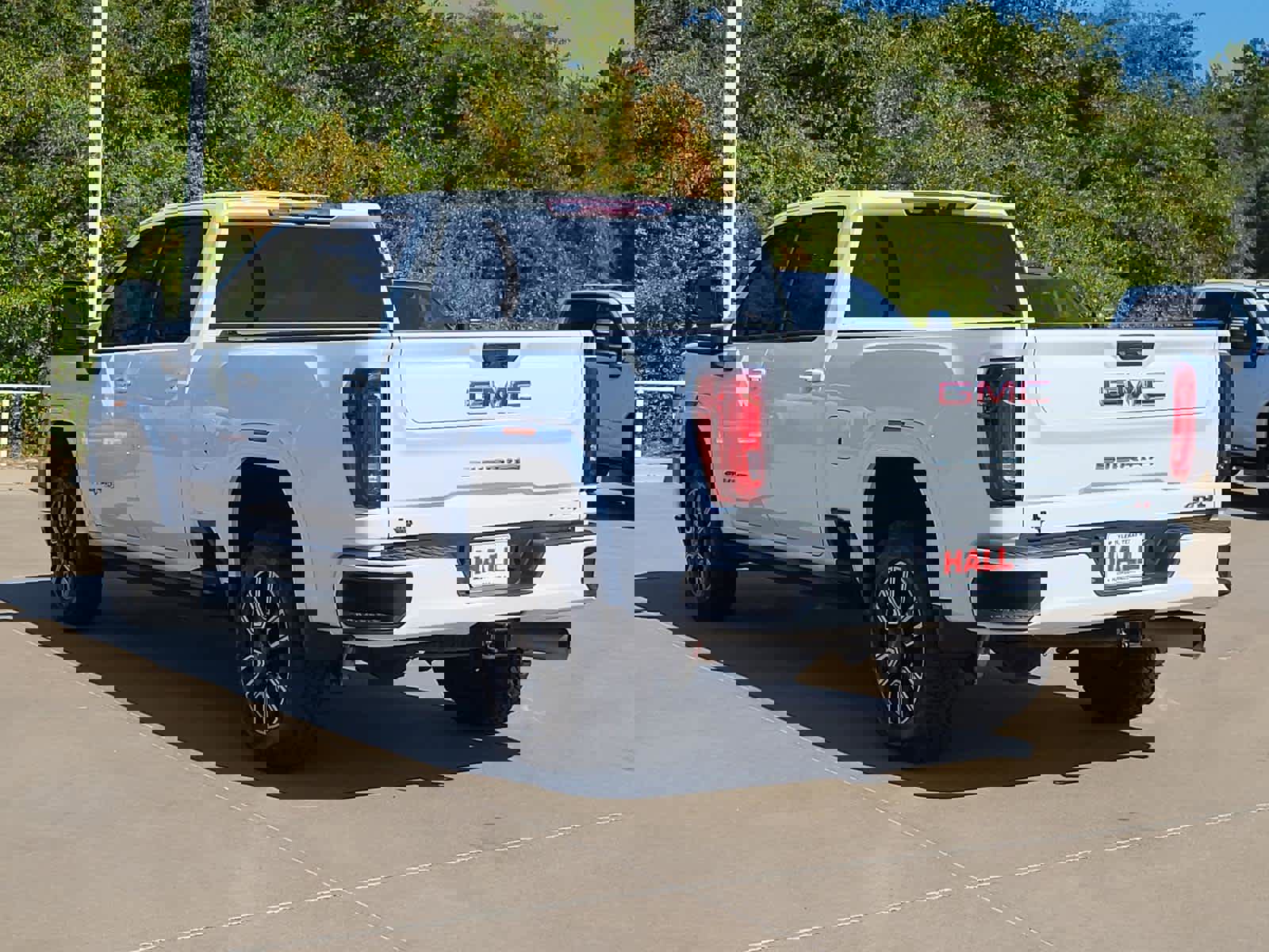 Certified 2022 GMC Sierra 2500 AT4 image 4