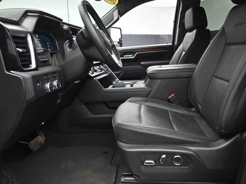 Used 2025 GMC Sierra 2500 Denali w/ Technology Package image 18