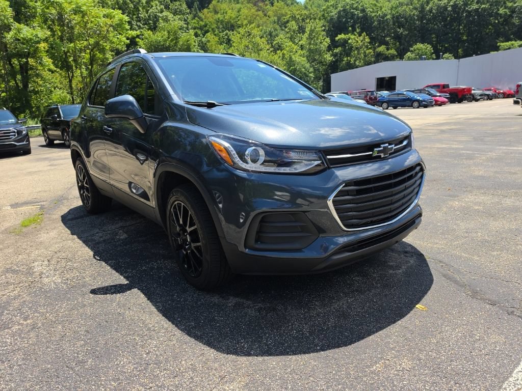 Certified 2022 Chevrolet Trax LT w/ Sport Edition AWD/4WD image 3