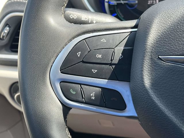 Used 2023 Chrysler Pacifica Touring-L FWD image 26