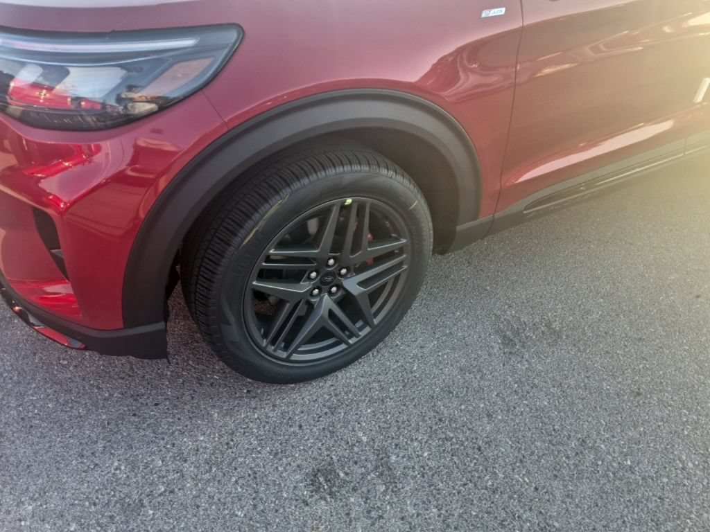 New 2026 Ford Explorer ST-Line w/ ST-Line Street Pack AWD/4WD image 3